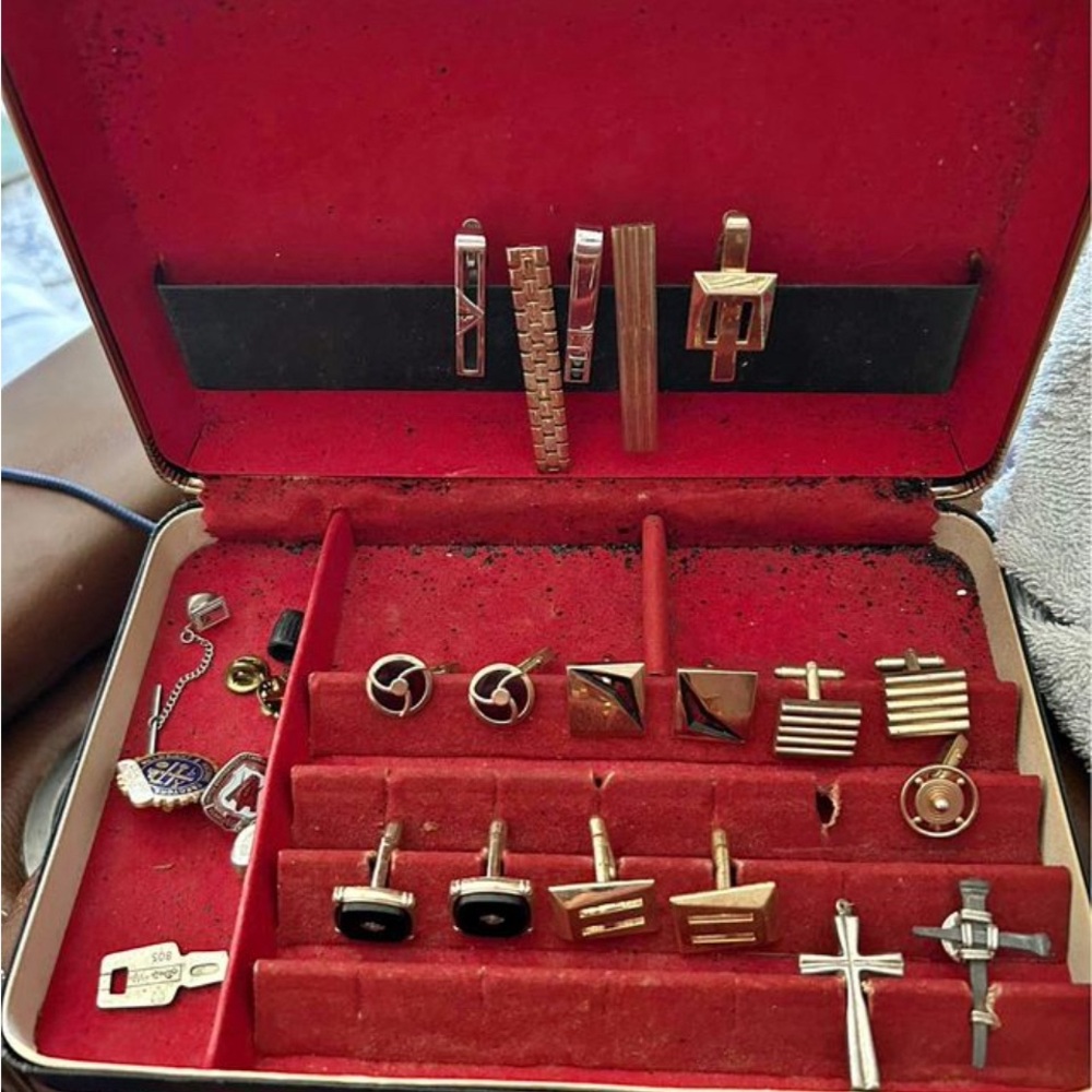 VINTAGE TIE CLIPS & CUFF LINKS